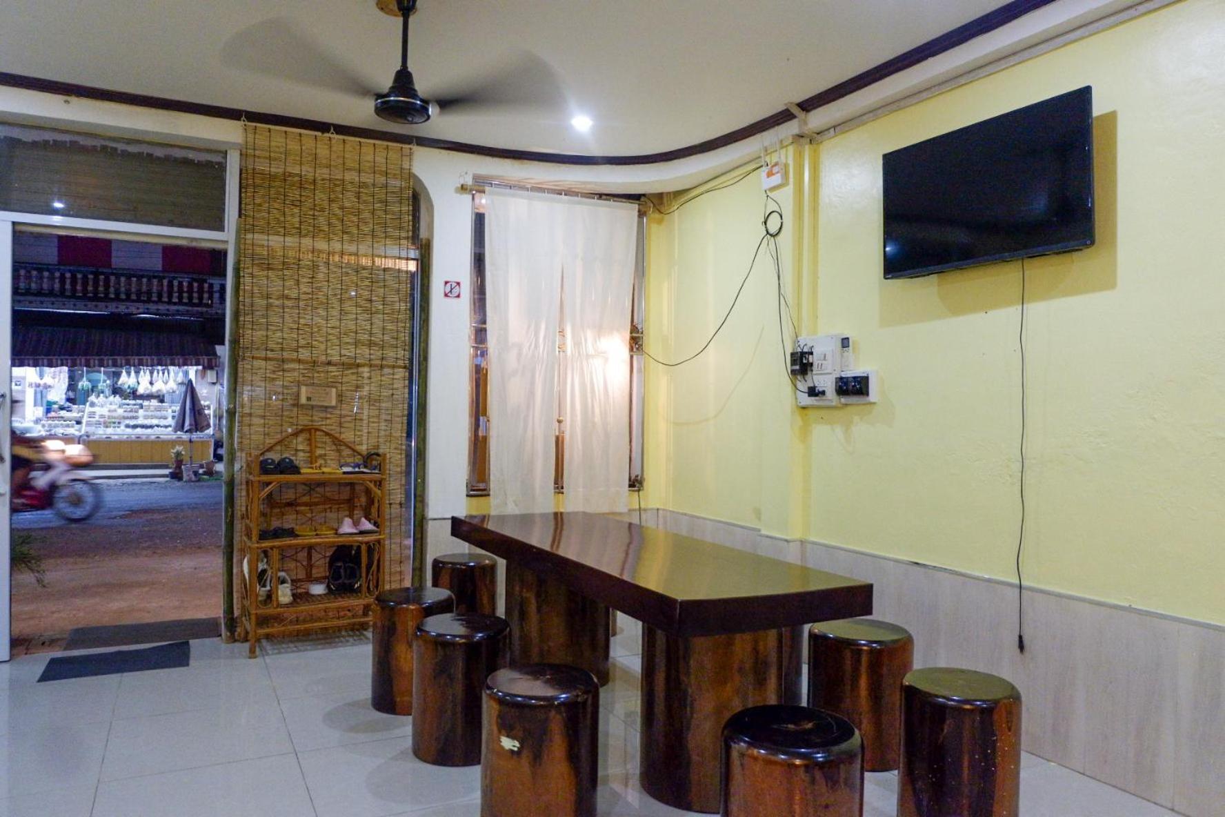 Non Pakse Hostel & Coffee House Exteriör bild