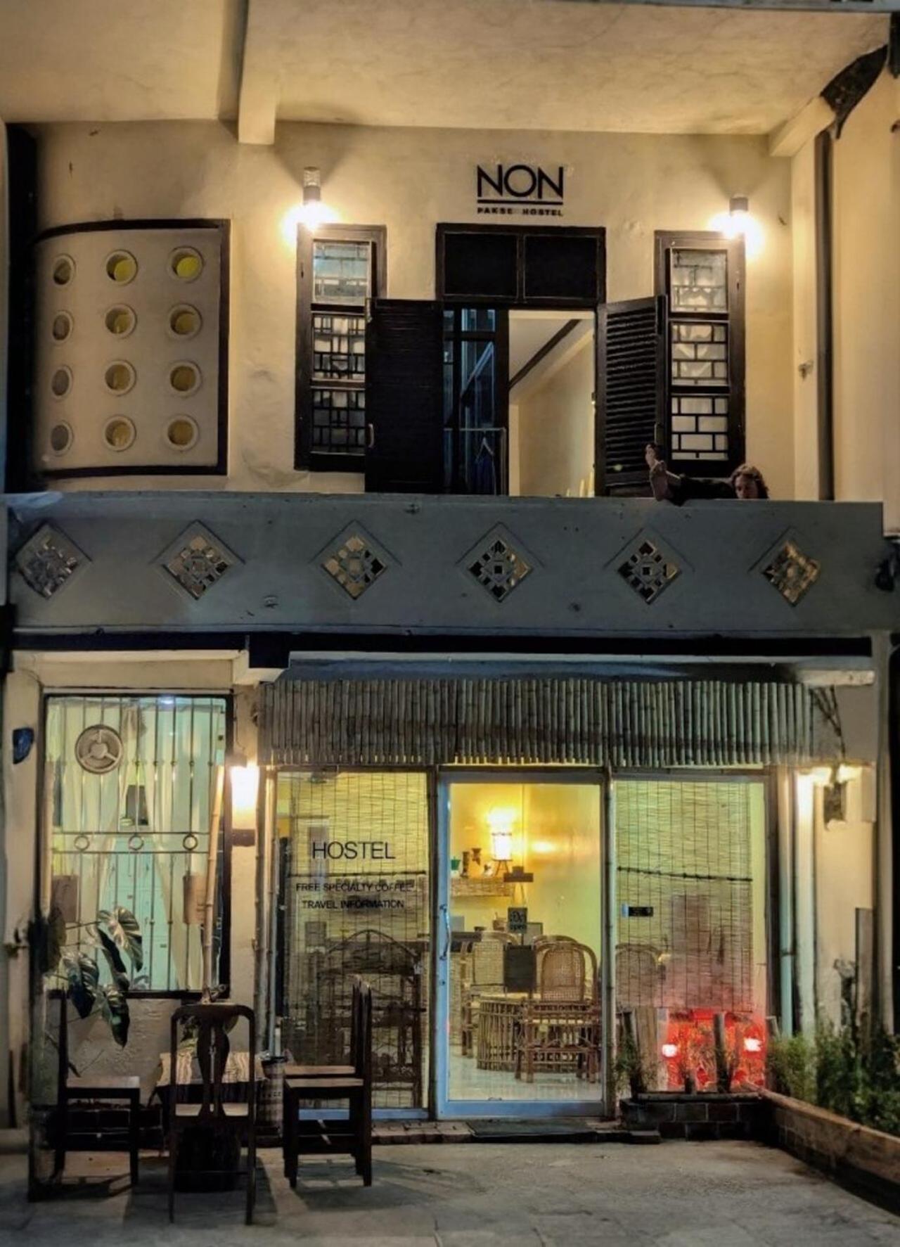 Non Pakse Hostel & Coffee House Exteriör bild